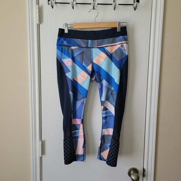 Athleta Geo Sonar Capri - Picture 1 of 8
